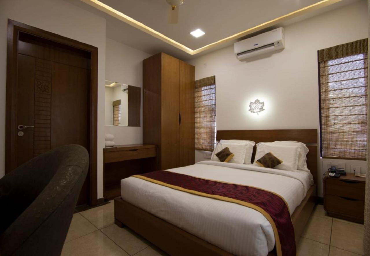 Crystal Inn Chikmagalūr Extérieur photo